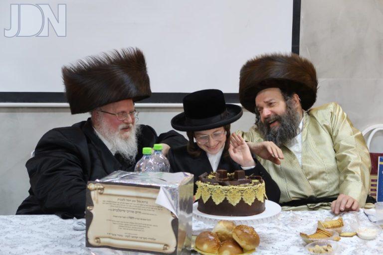 סאסוב תולדות אברהם יצחק בר מצוה (15)
