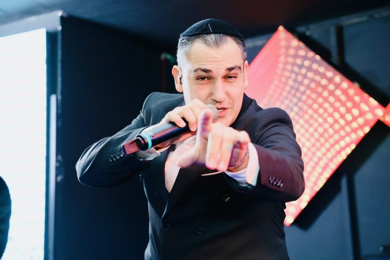סטודיו - שמעון טובול