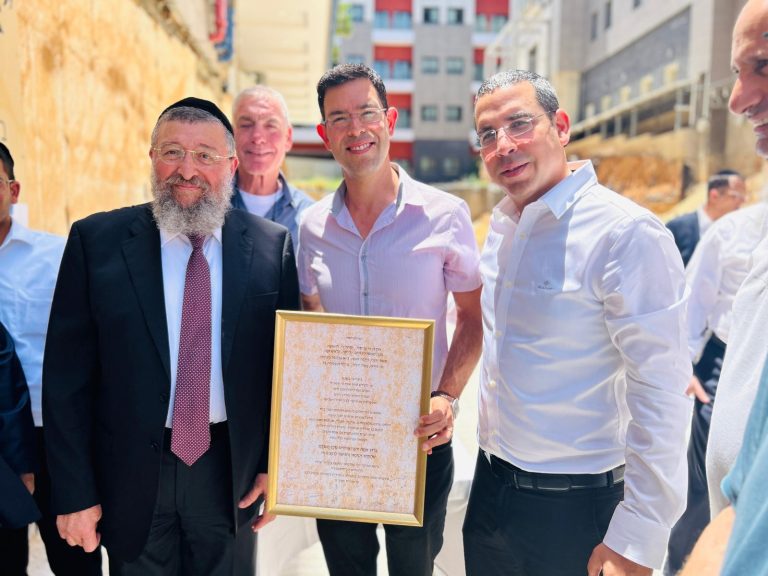 סיור השר בן צור