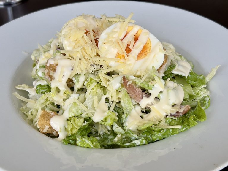 Caesar_salad_in_Canberra,_Australia,_2022,_01