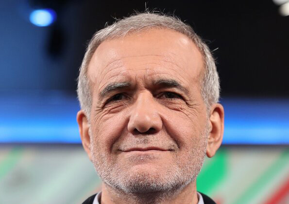Masoud_Pezeshkian_2024-6-12_cropped-ezgif