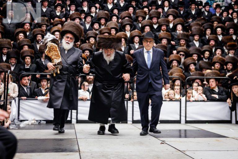 ויז'ניץ במאנסי חנוכת הבית וש''ב (59)
