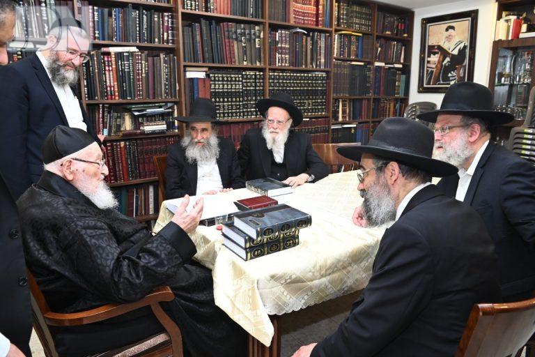 לחיים במעונו של רבינו מרן ראש הישיבה הגרמ''צ ברגמן לרגל הוצאת הספר 'יגיעת ערב' (6)