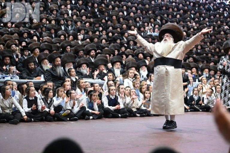 צאנז חתונה תמוז פד (21)