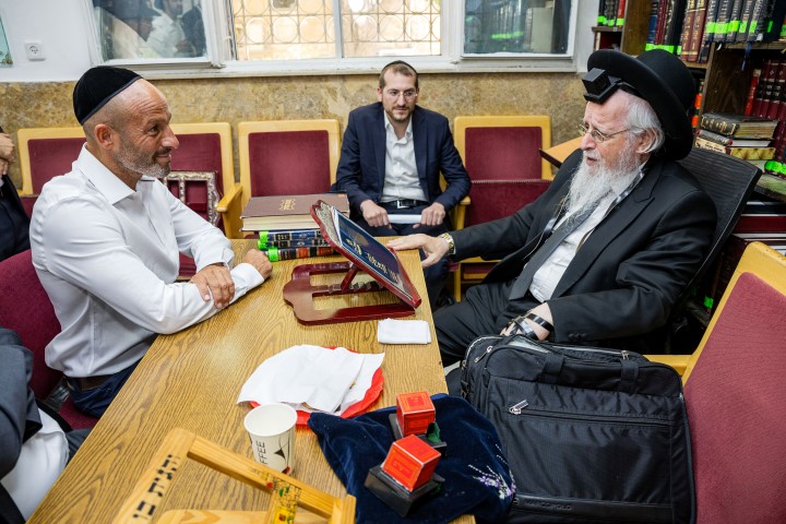 דנאל (Small)