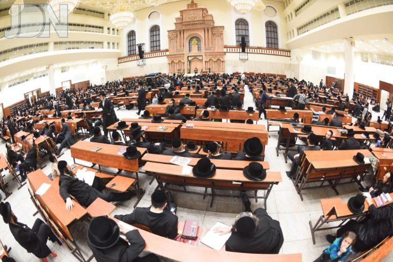 הגר''א טויסיג בשיחה בביהמ''ד ויז'ניץ תשעה באב תשפ''ד (12)