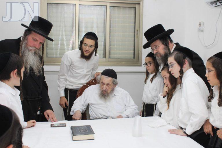 ת''ת כלל חסידי ירושלים אצל הגר''ד לנדו (6)