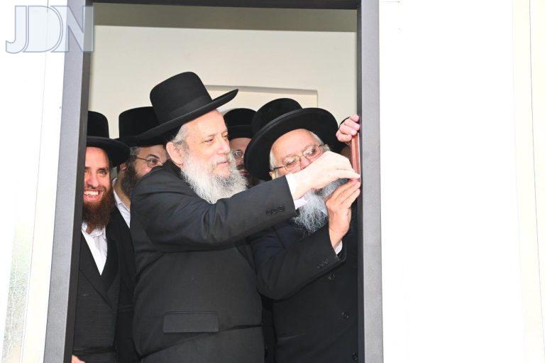 זייברט ביקור בעלזא ב''ב (17)