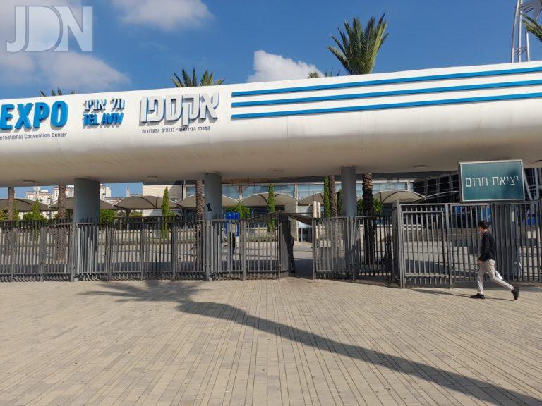 יהודים נכנסים לכנס 2