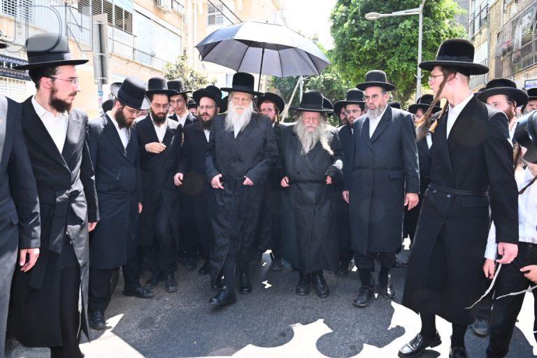 מודז'יץ הלוויית הרבנית (11)