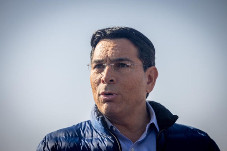 KHAN AL AHMAR