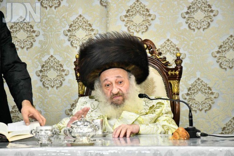 דעעש טיש סוכות (10)