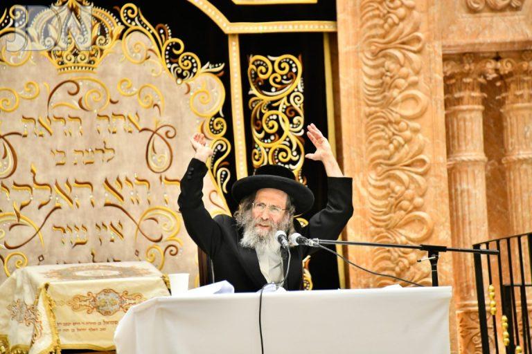 הגר''א בידרמן בשיחת הכנה לימים נוראים בביהמ''ד הגדול ויז'ניץ (19)