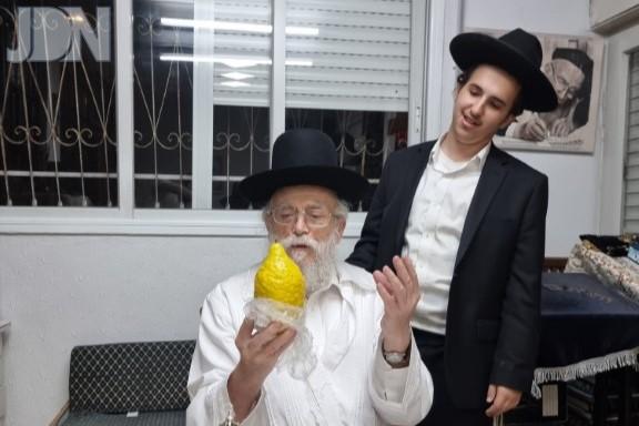 הגר''ב אלישיב אתרוגים (556)