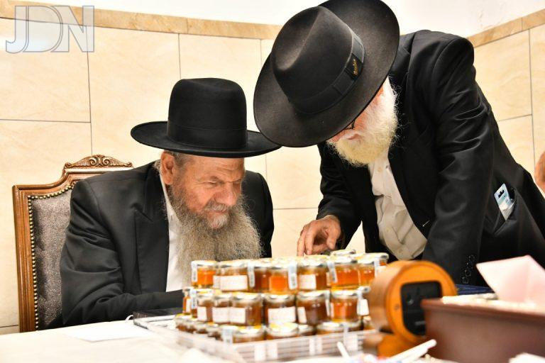 הרב מרדכי שמואל אדלשטיין דבש ער''ה פ''ה (3)