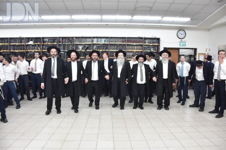 ישיבת קרית מלך שמחת בית השואבה (12)