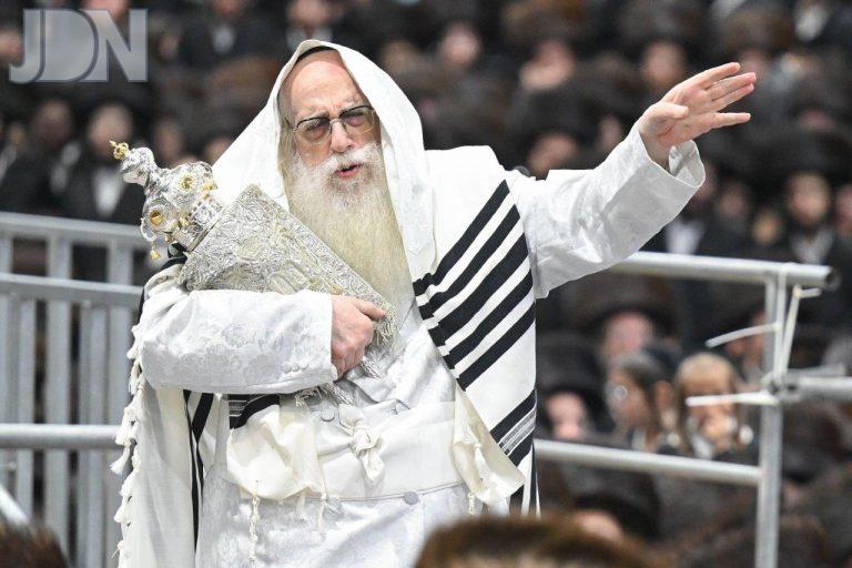 צאנז סוכות שמחת תורה (74)