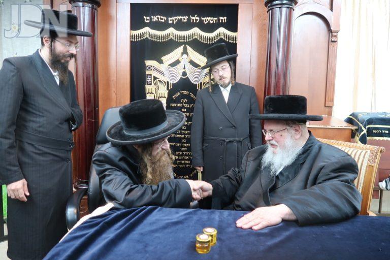 קרעטשניף טשערנאוויץ אצל סאסוב בברכת השנים . צילום י