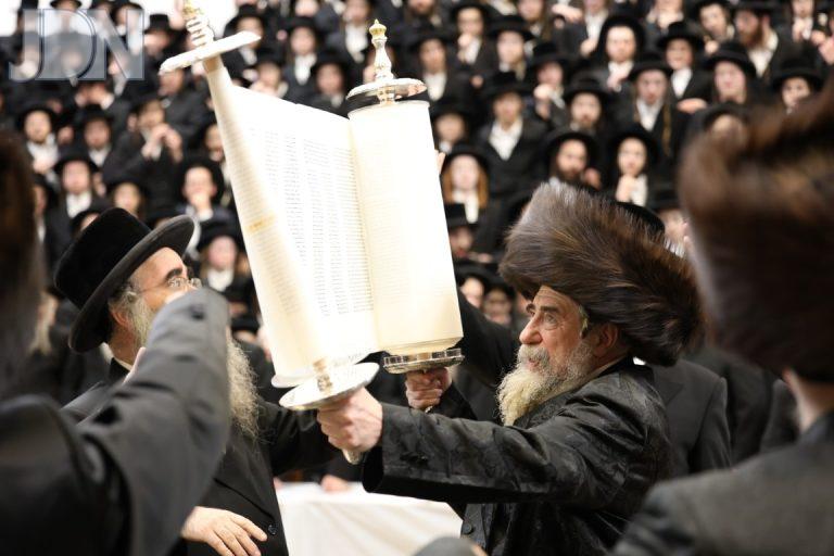 ראחמסטריווקא הכנסת ס''ת (37)