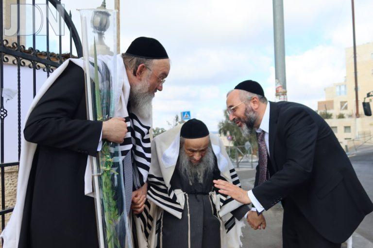 רבי אברהם אבא קליינרמן סוכות (4)