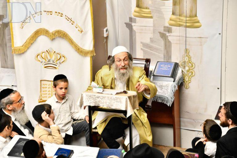 רבי אלימלך בידרמן בית השם סוכות (18)