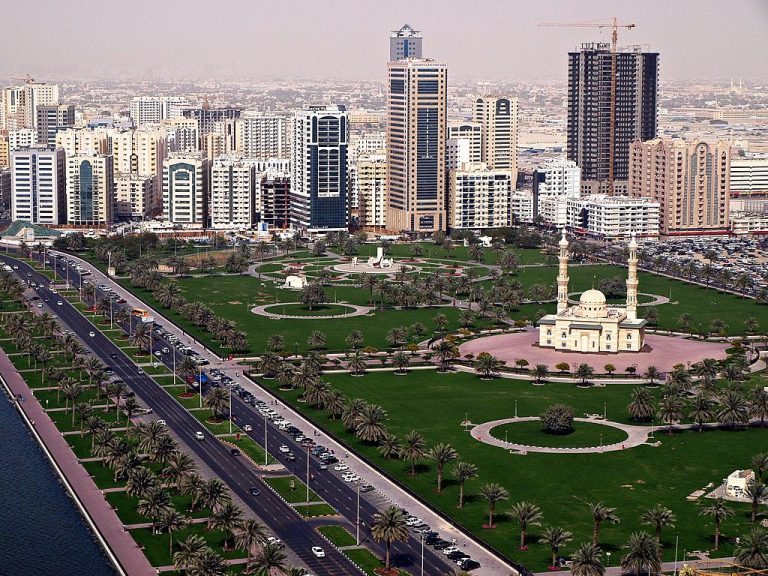 1024px-Abu_Dhabi_Corniche_Skyline