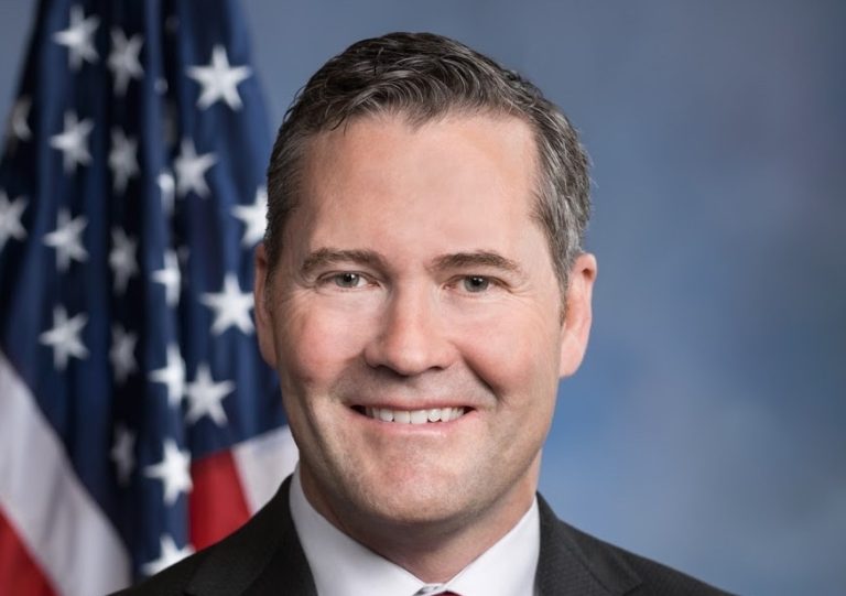 Michael_Waltz_official_portrait_116th_Congress-ezgif