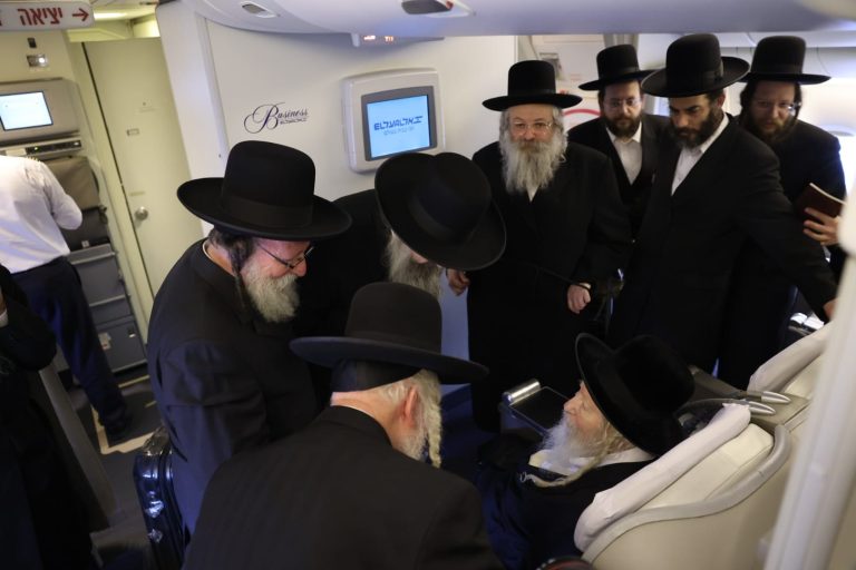 טיסת האדמור - צילום אלי קובין