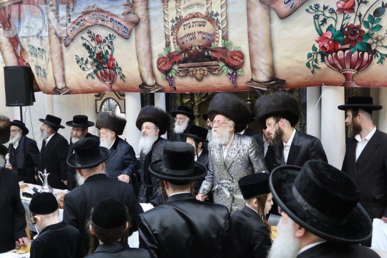 הגה''צ רבי חיים מיכל הלברשטאם אב''ד סטראפקוב והגה''צ רבי אשר רוזנפלד בן האדמו''ר מפינסק קרלין זצ''ל והגה''צ רבי גמליאל רבינוביץ