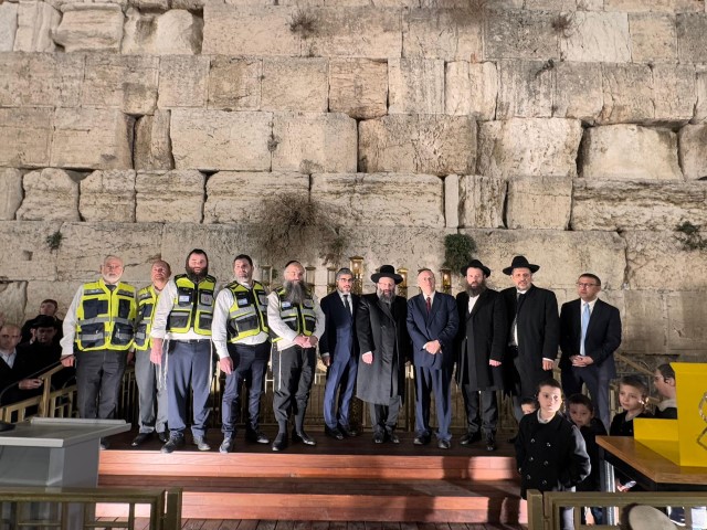 זקא תא הכותל המערבי חנוכה (3)