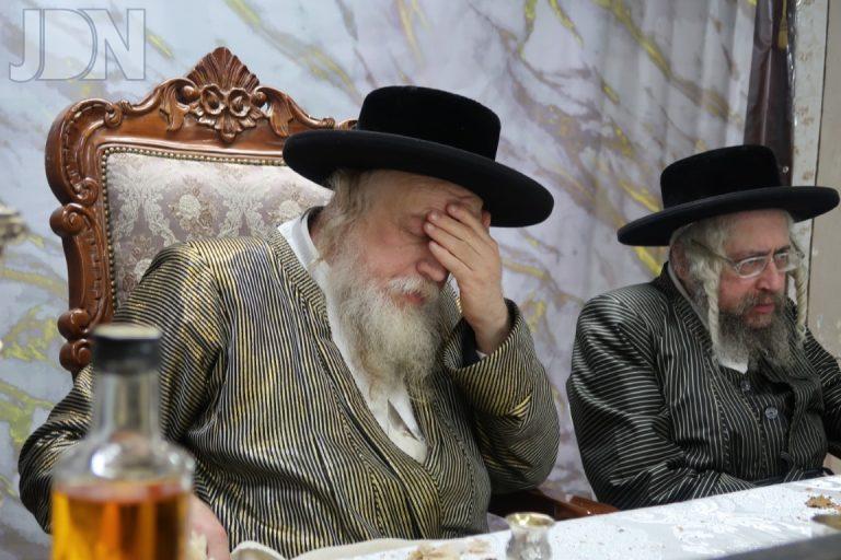 בדביקות