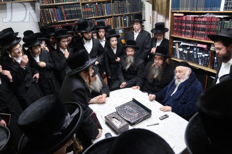ויז'ניץ אלעד אצל הגרב''ד פוברסקי (9)
