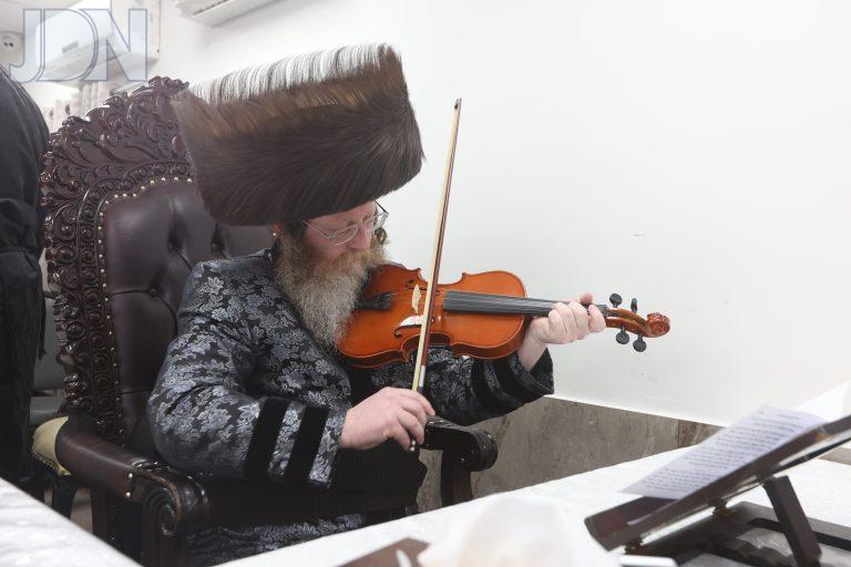 טרעבישאן חנוכה פה (3)