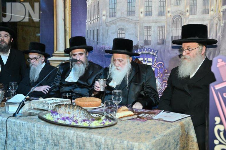 מכנובקא בעלזא דינר (48)