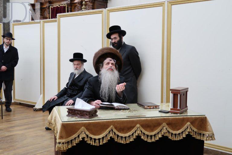 צאנז זוויעהל חנוכה פה (3)