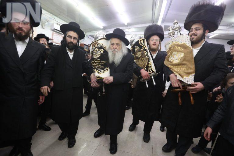 הכנסת ס''ת הגרי''ד טורצ'ין בית שמש (9)