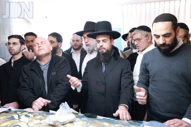 הרב שקד בוהדנה רב קהילת אור החיים בעיר אלעד בנסיעה לצפון צילום דוד ארזני (9)