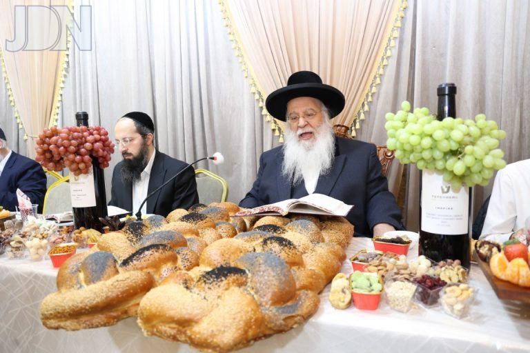 ט''ו בשבט אצל המקובל הרב בניהו שמואלי ראש ישיבת המקובלים 'נהר שלום' צילום שלומי טריכטר (2)