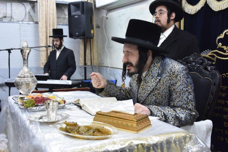 טיש טו בשבט בחצר הקודש אשלג צילום יהודה פרקוביץ (2)