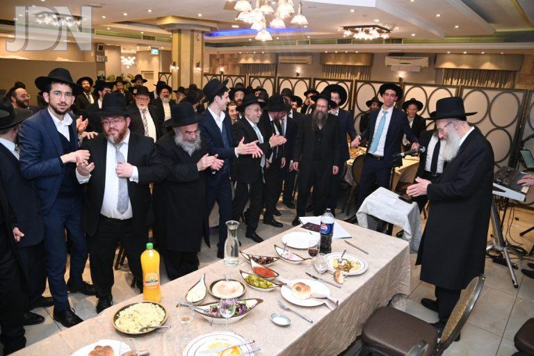 סיום הש''ס בקהילת דברי שיר בראשות הגרי''א דינר צילום שוקי לרר (17)