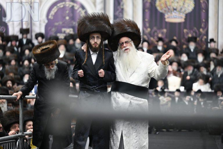 שמחת בית צאנז צילום משה גולדשטיין ואברהם א אייזנבאך ‬ (37)