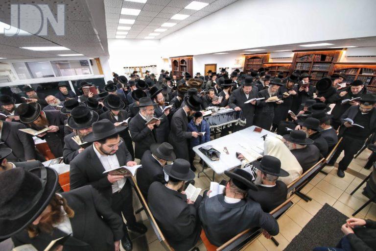תיקוני השובבים בבית המדרש מנחת יו''ט סאסוב בביתר (4)