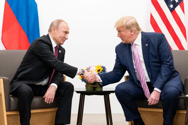 President_Trump_at_the_G20_(48144047611)_800x533