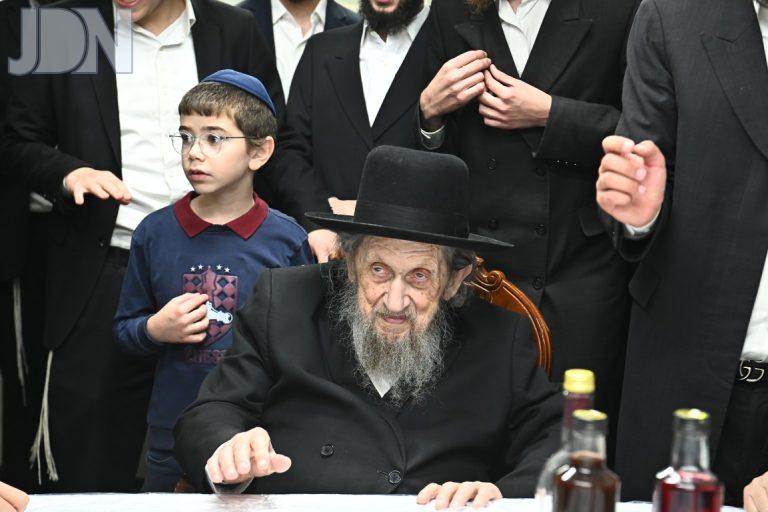אירוסין לנכד הרב דב לנדו ערב שבת צילום שוקי לרר (27)