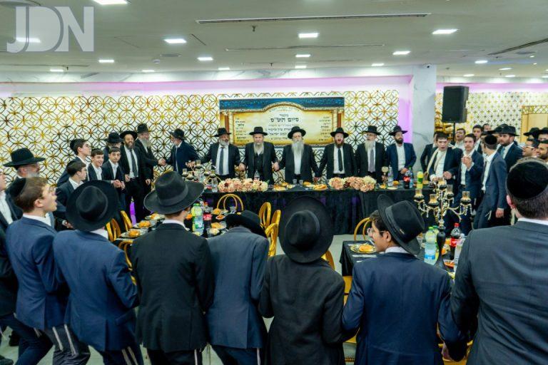 בחורי שיעור ג' בישיבת 'תפארת ציון' סיימו את הש''ס (7)
