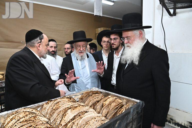 הרב לאו אפית מצות קורניצר צילום שוקי חלרר תשפ''ה (18)