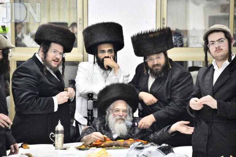 טיש פורים בחוג חתם סופר צילום שוקי לרר (3)