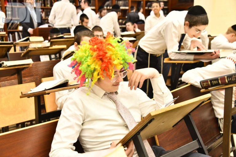 סדר ליל פורים בישיבת בית מדרש עליון תשפ''ה צילום שוקי לרר (16)