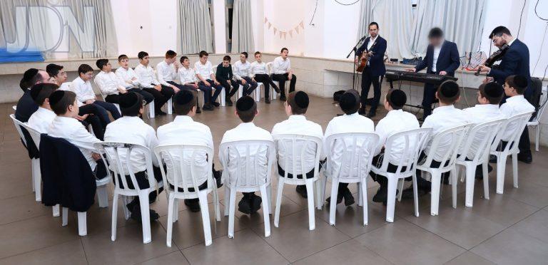 ערב הכנה לקראת ימי הפורים ע''י ארגון הנוער 'יחדיו' לתלמידי כיתה ח' חיפה צילום שמואל שנקר (11)