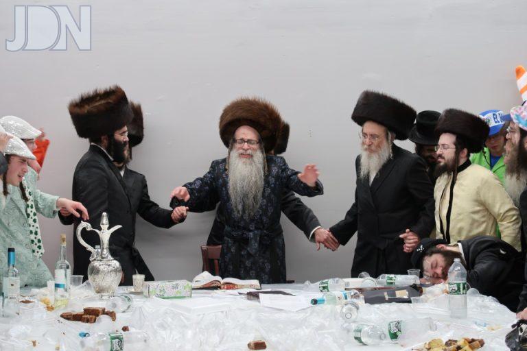 פורים בחצר הקודש צאנז זוועהיל (2)